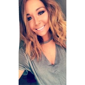 Meet your Posher, Danielle